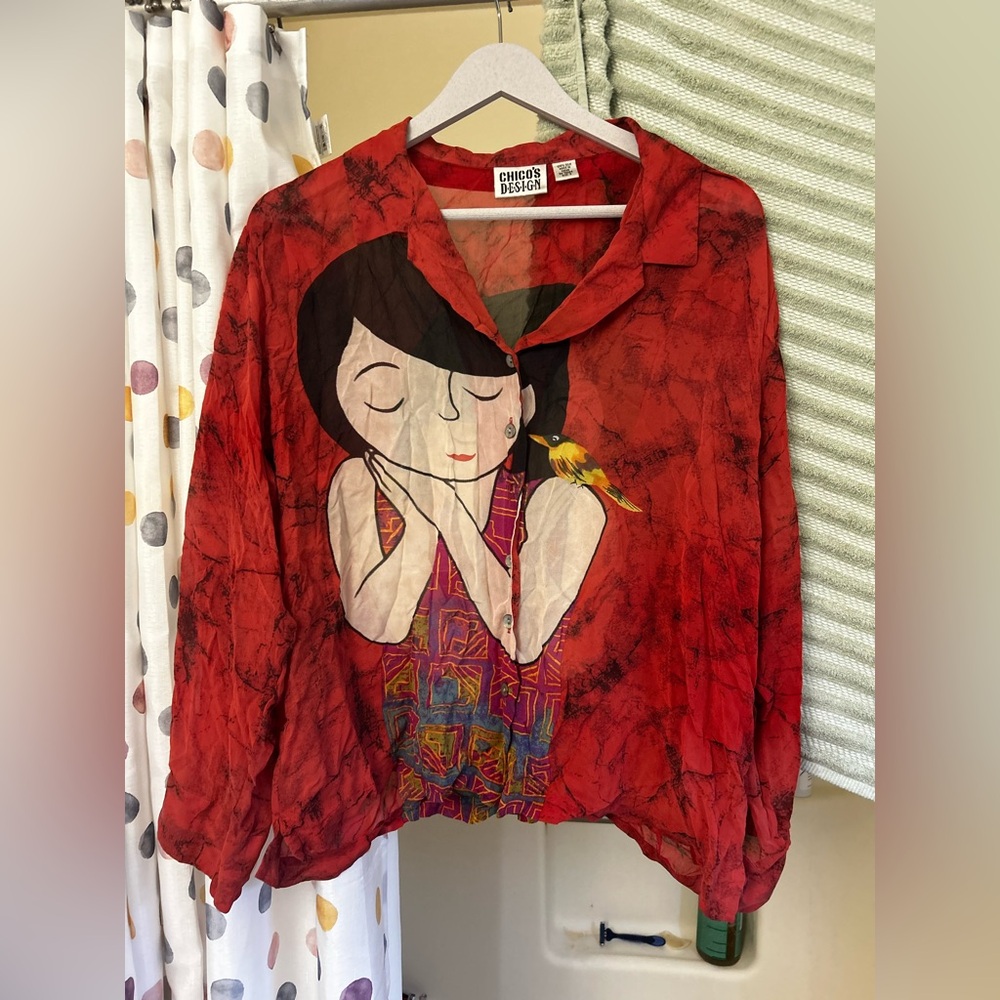 💯 Silk Chico’s blouse cute graphic shear button up size medium excellent quality